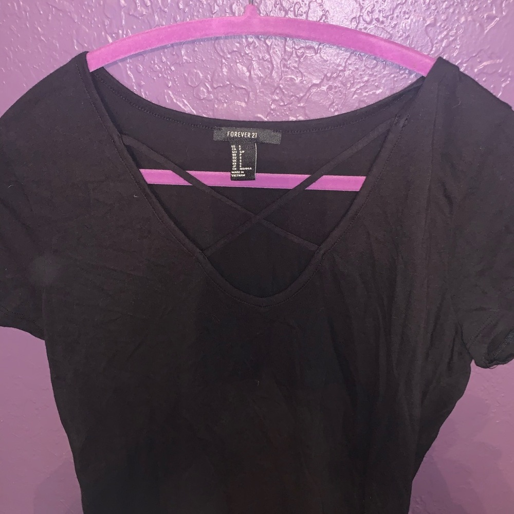 Cut out cross tee